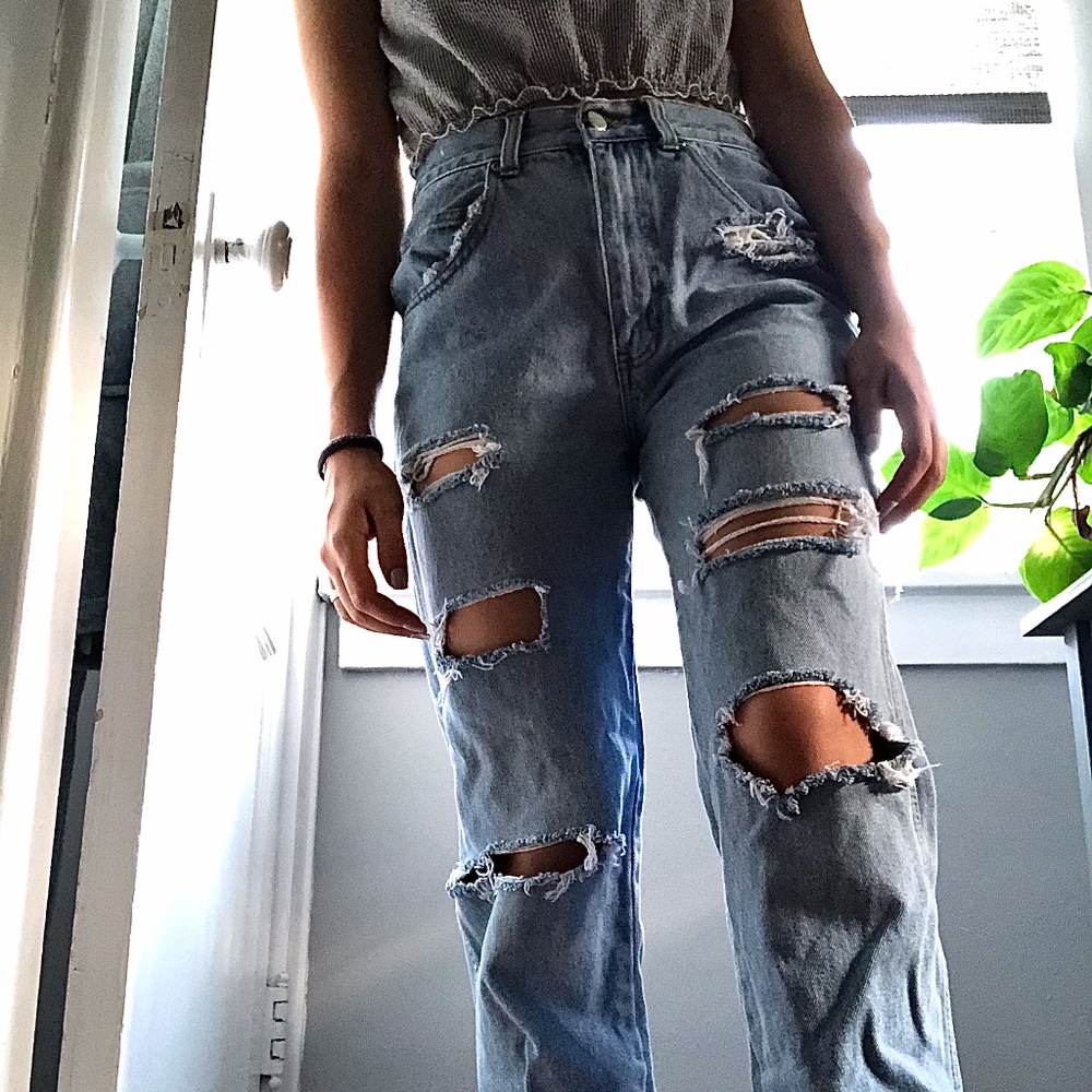 Ripped boyfriend jeans